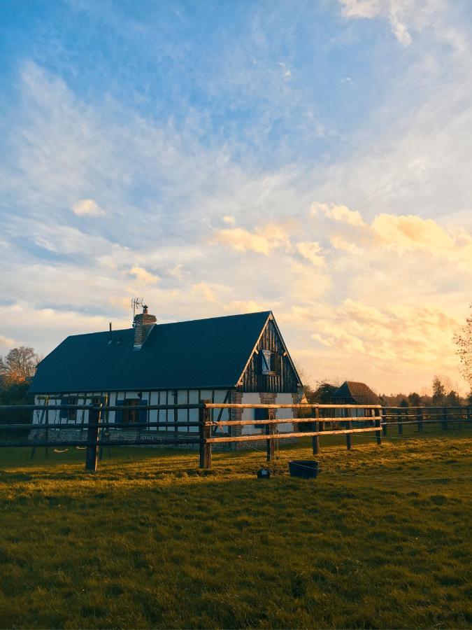 Gite Au Haras Des Arts Saint-Aubin-de-Bonneval Exteriér fotografie